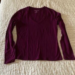 100% Wool - Unbound Merino Long Sleeve V-Neck